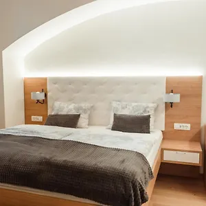 Operna Klet Szálloda Ljubljana